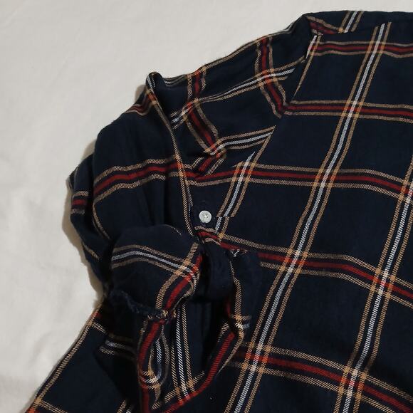 TOMMY HILFIGER Women's XL Adjustable-Sleeved Blue/Red/Cream  Plaid Flannel Shirt - Picture 4 of 12
